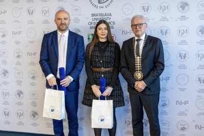 Udelenie Ceny Imricha Karvaša za najlepšiu dizertačnú prácu a najlepšiu diplomovú prácu - dominancia FHI